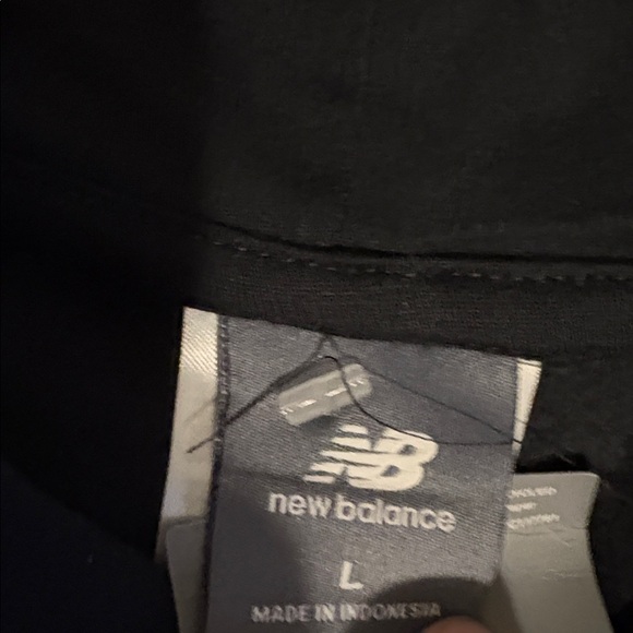 Sale New Balance Men's Black Sweater with Gold Logo large fast shipping - Picture 8 of 11